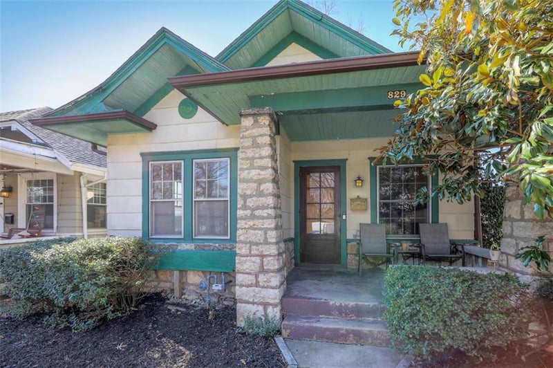 829 40 St, Kansas City, MO 64111