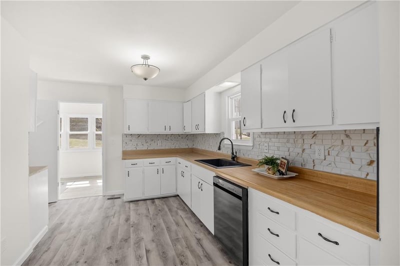 402 Blake St, St Joseph, MO 64504
