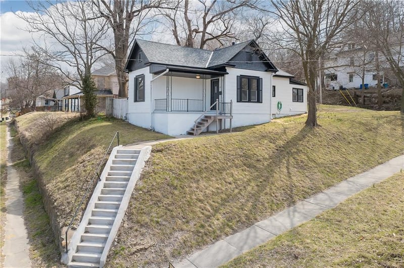 402 Blake St, St Joseph, MO 64504