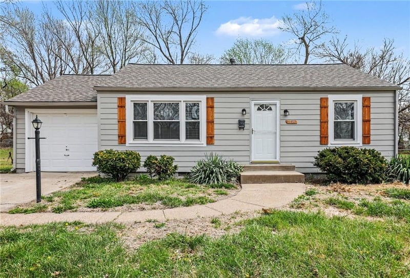 7725 Conser St, Overland Park, KS 66204