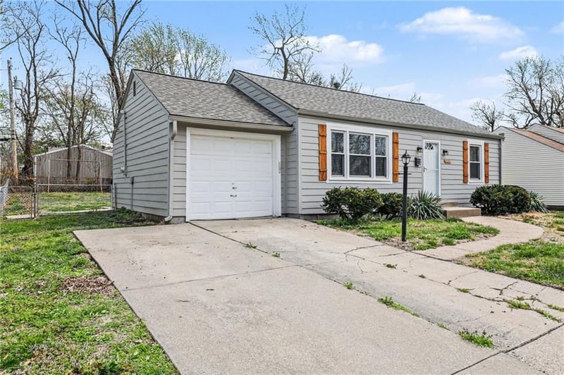 7725 Conser St, Overland Park, KS 66204