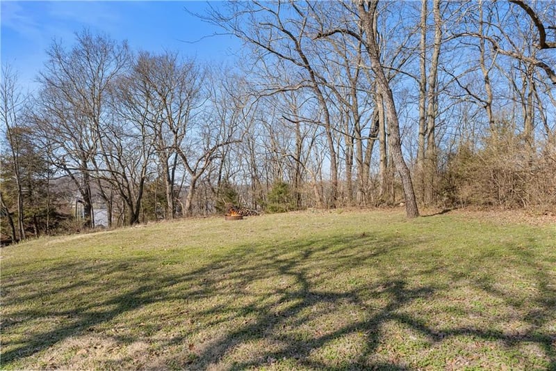 57 Y St, Lake Lotawana, MO 64086