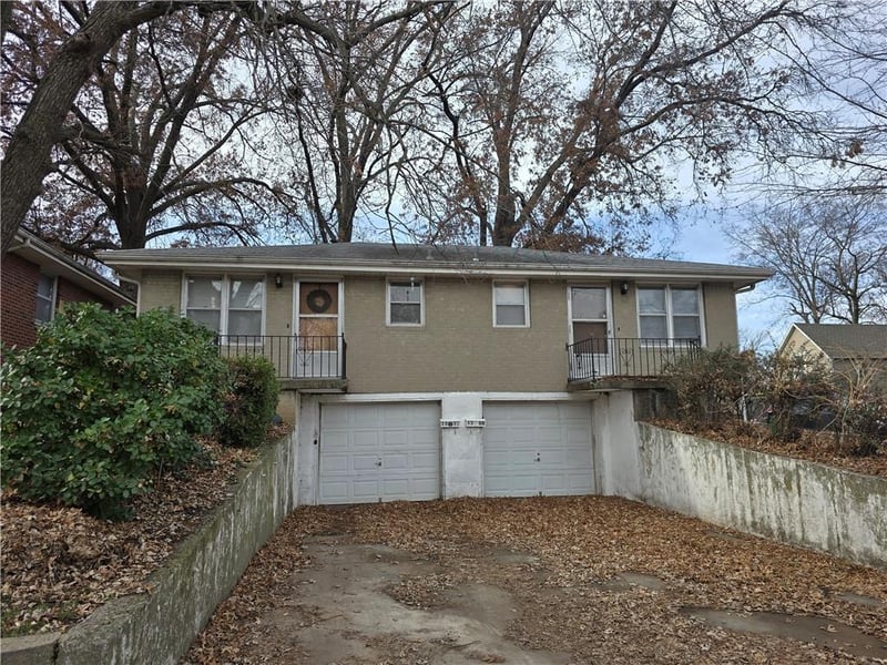 Hedges Ave, Independence, MO 64052
