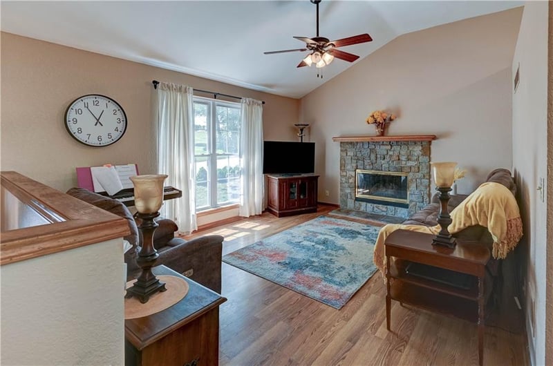 816 Whitney St, Olathe, KS 66061