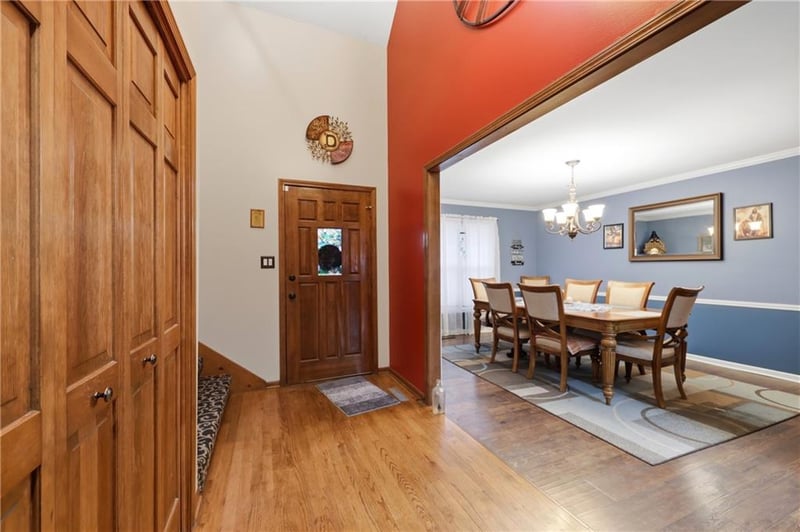 2200 Fawn Dr, Blue Springs, MO 64015