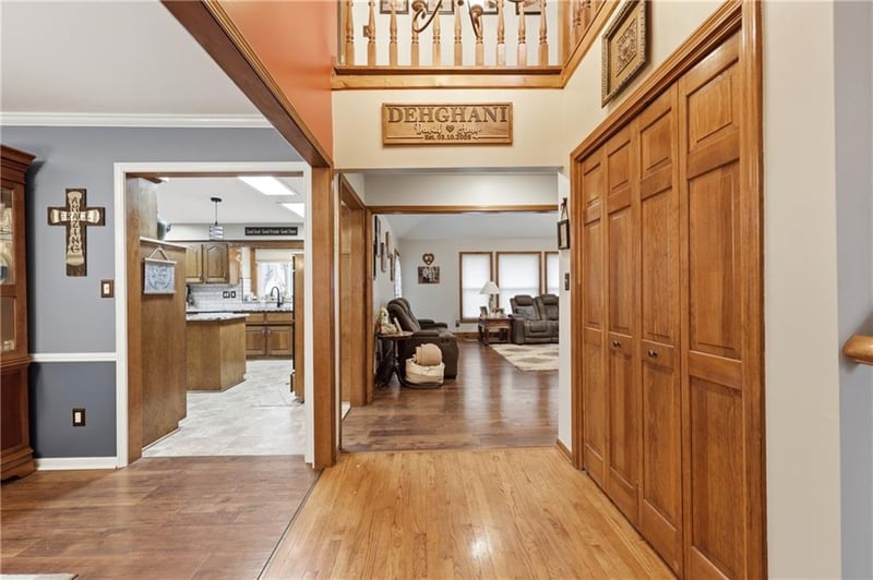 2200 Fawn Dr, Blue Springs, MO 64015