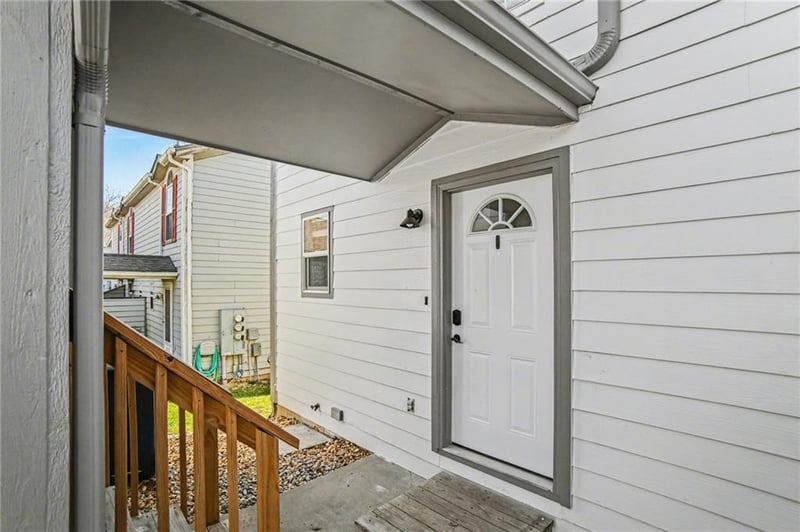 8737 82nd St, Kansas City, MO 64152