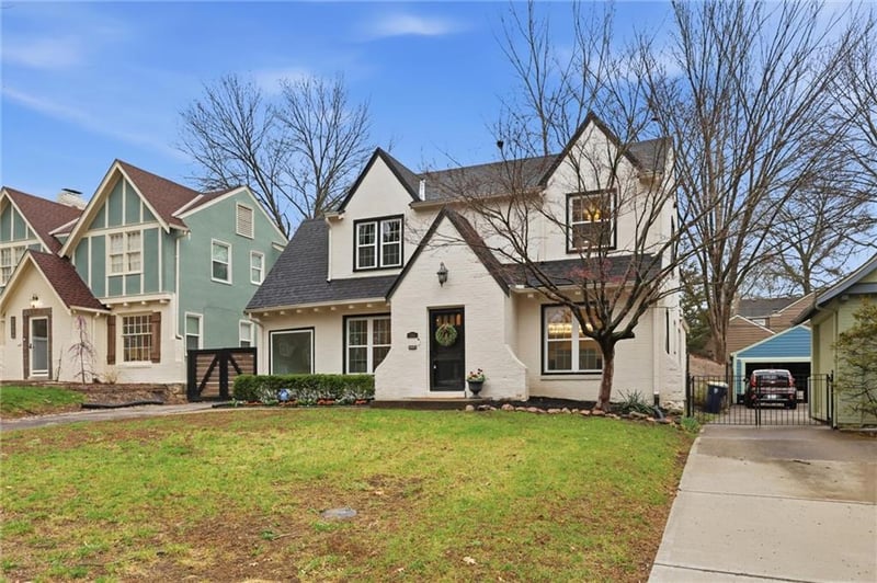 1263 Gregory Blvd, Kansas City, MO 64114