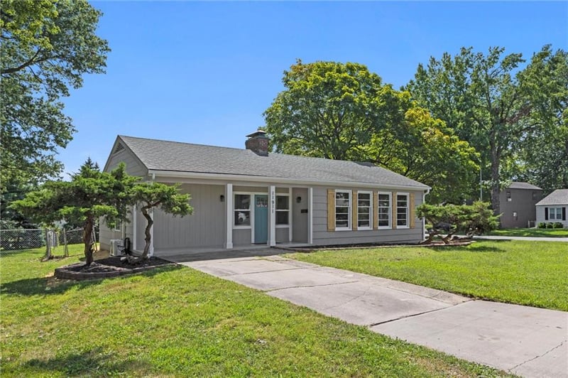 11911 44th St, Kansas City, MO 64133