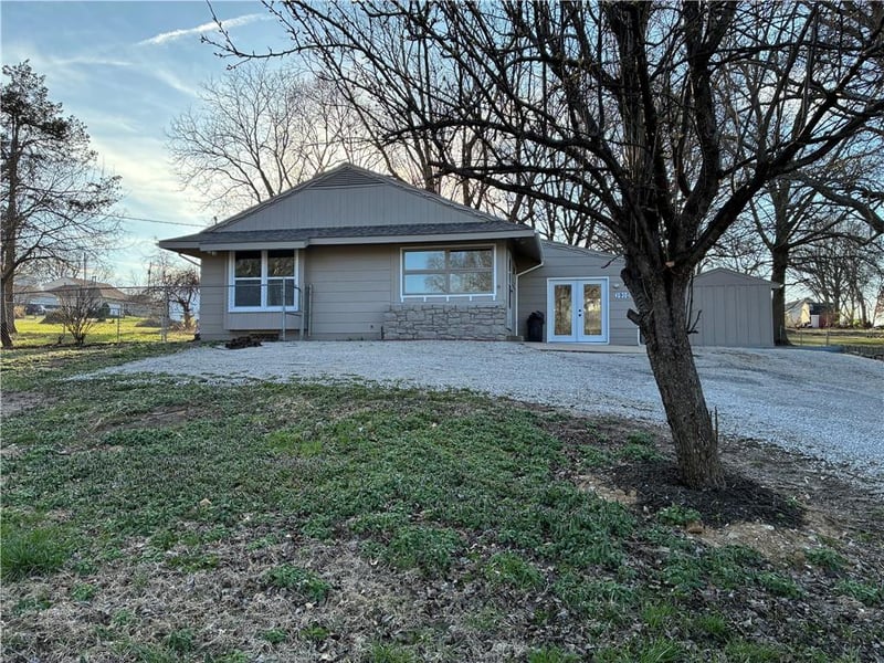 1910 Lees Summit Rd, Independence, MO 64050