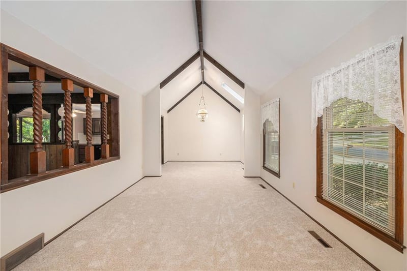 8125 Beaman Dr, Kansas City, MO 64151