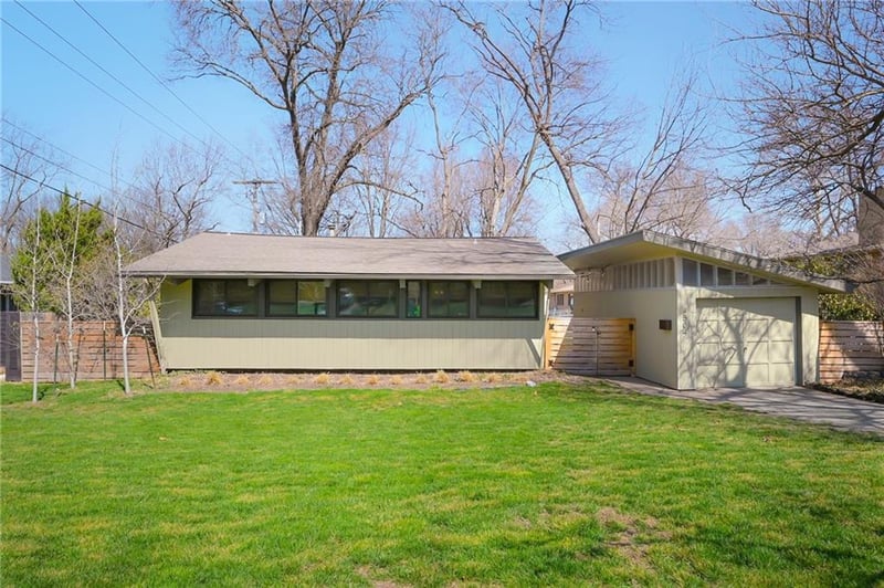 4504 78th St, Prairie Village, KS 66208