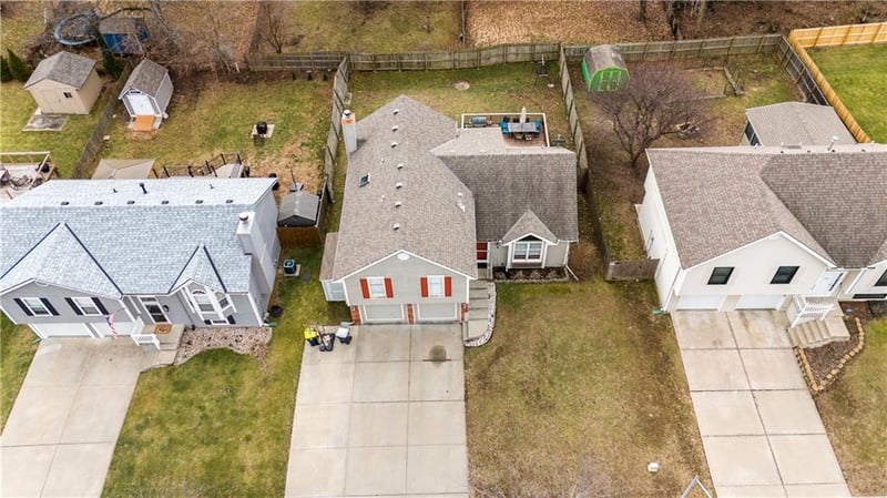 9735 87th Ter, Kansas City, MO 64153