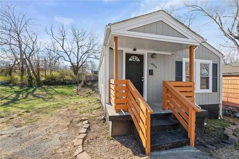 6926 College Ave, Kansas City, MO 64132