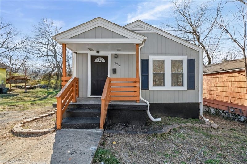 6926 College Ave, Kansas City, MO 64132