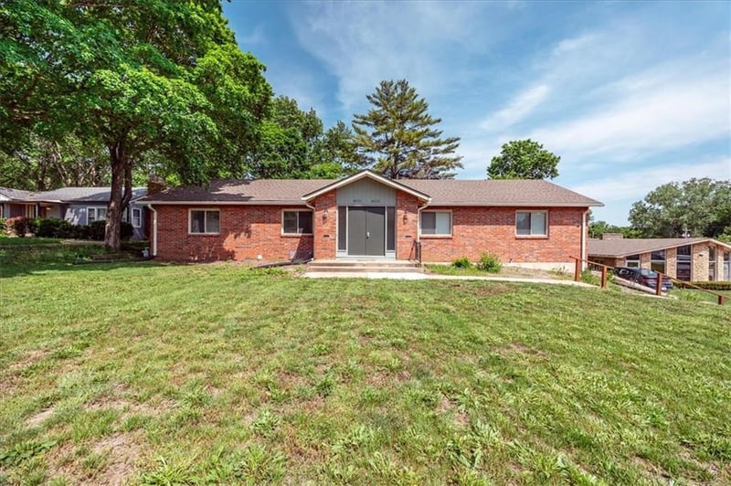 8021 Holmes Rd, Kansas City, MO 64134