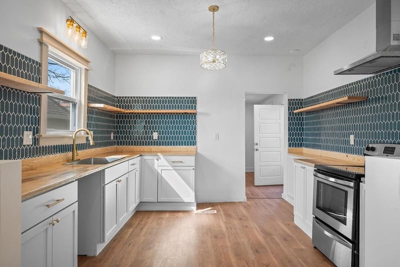 1030 Waverly Ave, Kansas City, KS 66104