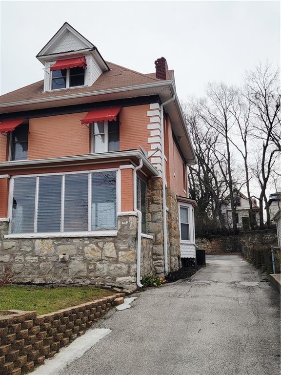 2739 Garfield Ave, Kansas City, MO 64109