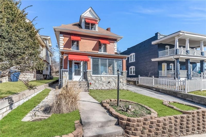 2739 Garfield Ave, Kansas City, MO 64109