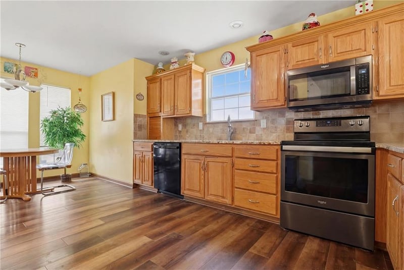 220 Seaside Sparrow St, Lee's Summit, MO 64082