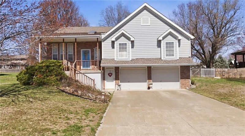 220 Seaside Sparrow St, Lee's Summit, MO 64082