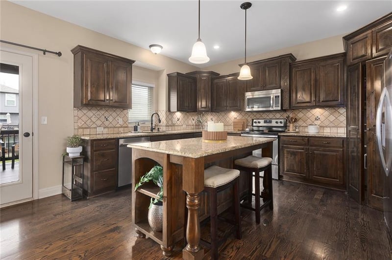 10205 103rd St, Kansas City, MO 64157