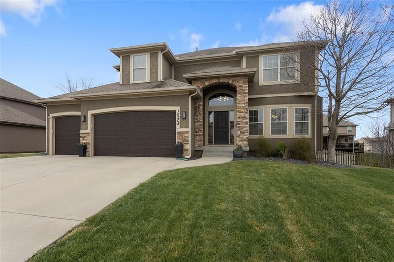 10205 103rd St, Kansas City, MO 64157