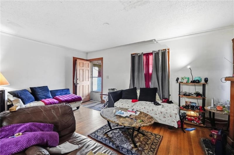 5622 Olive St, Kansas City, MO 64130