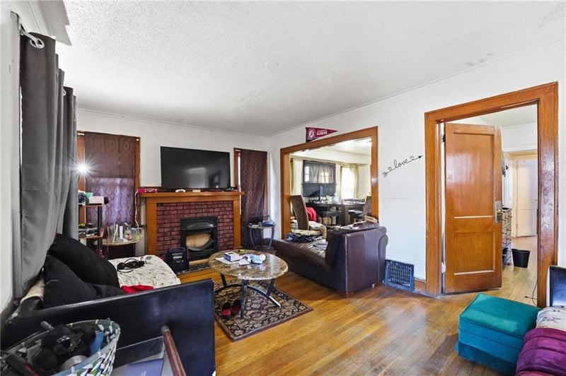 5622 Olive St, Kansas City, MO 64130