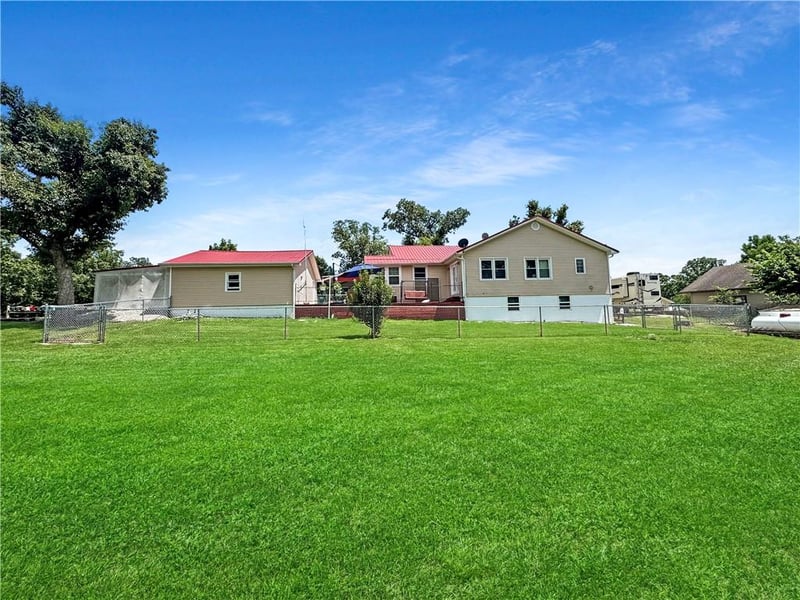 33247 Bittner Dr, Warsaw, MO 65355