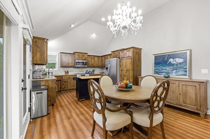 8204 74th St, Kansas City, MO 64152