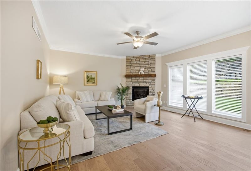 6809 Prairie Ln, Parkville, MO 64152