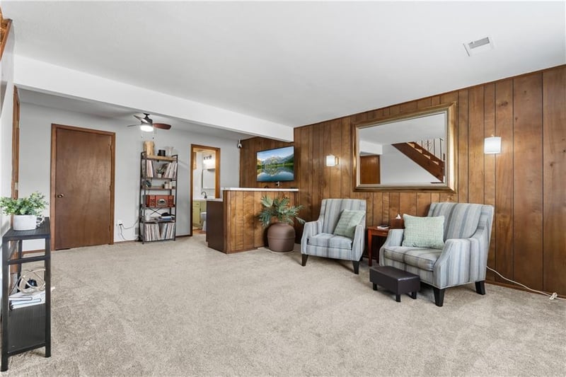 4027 Hedges Ave, Kansas City, MO 64133