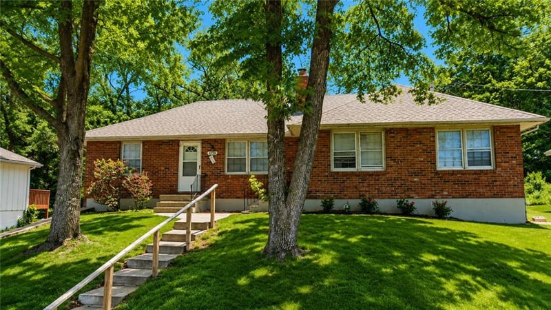 5406 Ditzler Ave, Raytown, MO 64133