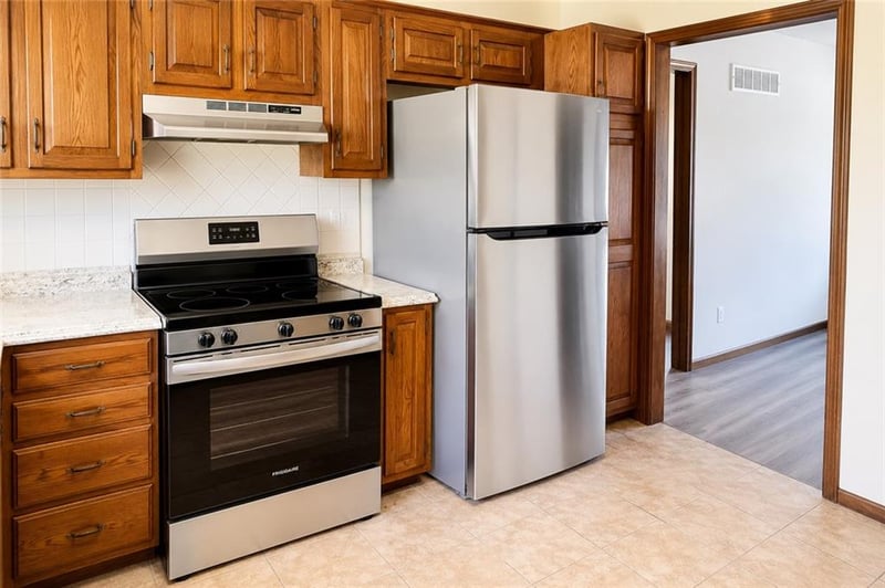5406 Ditzler Ave, Raytown, MO 64133