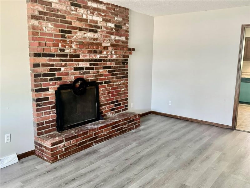 5406 Ditzler Ave, Raytown, MO 64133