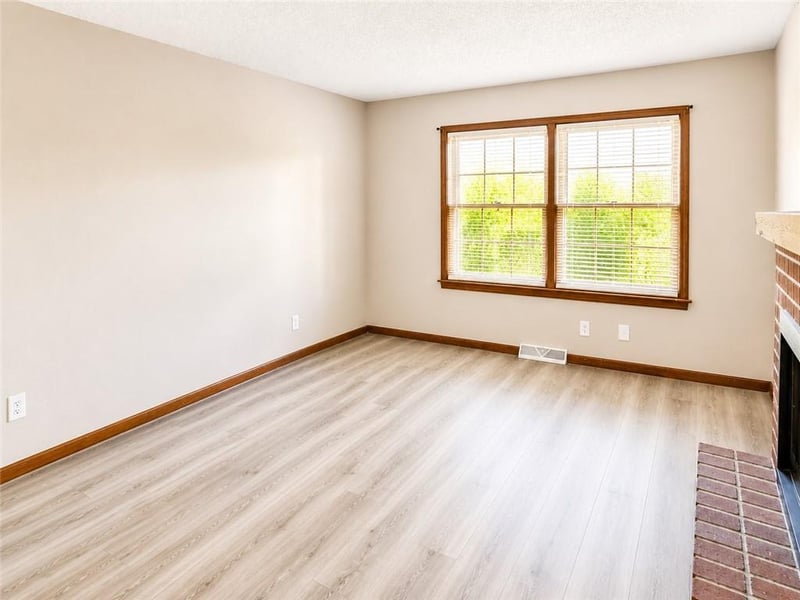 5406 Ditzler Ave, Raytown, MO 64133