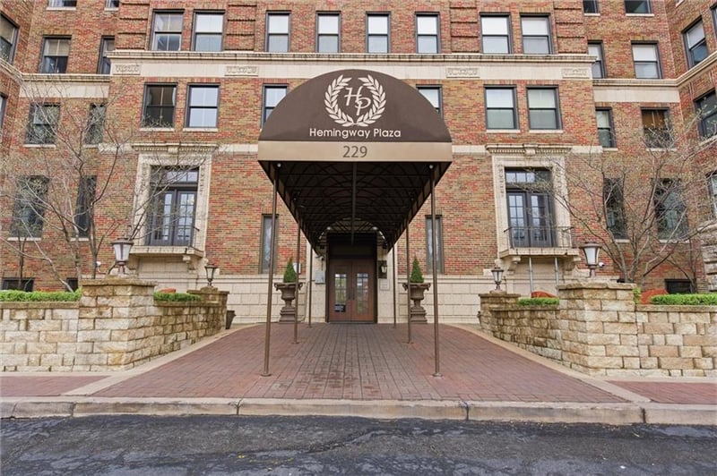 229 Ward Pw #603B, Kansas City, MO 64112