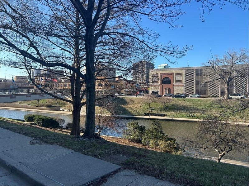 229 Ward Pw #603B, Kansas City, MO 64112