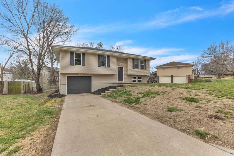 4606 Zebra Ln, St Joseph, MO 64506