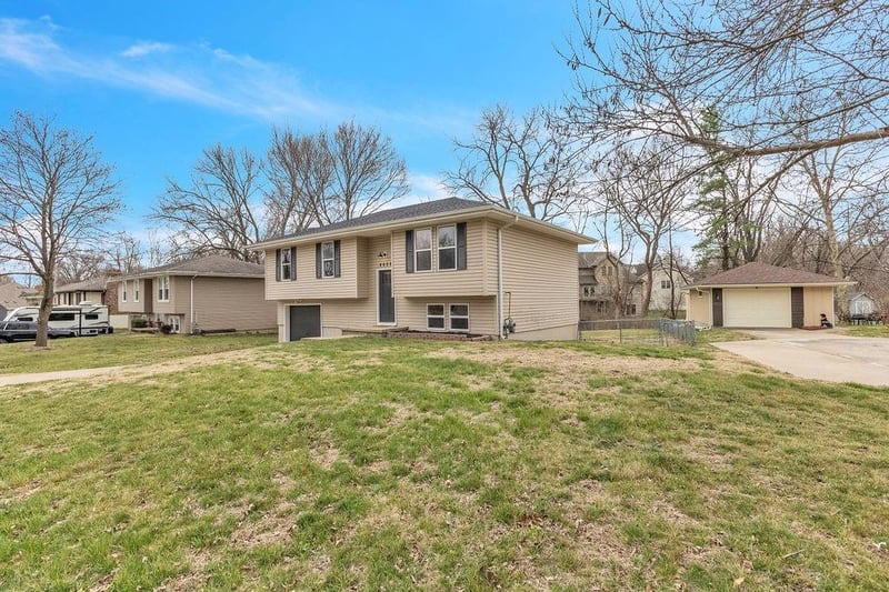 4606 Zebra Ln, St Joseph, MO 64506
