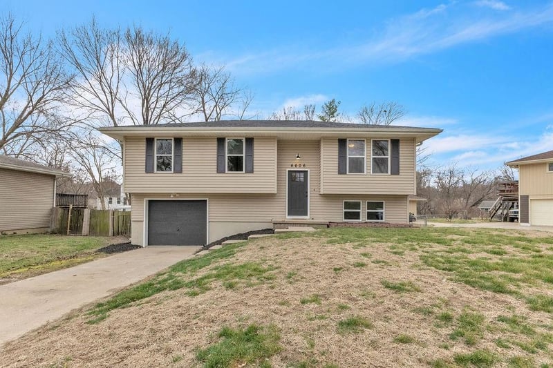 4606 Zebra Ln, St Joseph, MO 64506