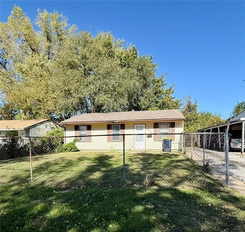 5622 39th St, Kansas City, MO 64128