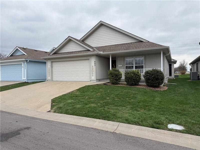 905 Mercury Way, Raymore, MO 64083