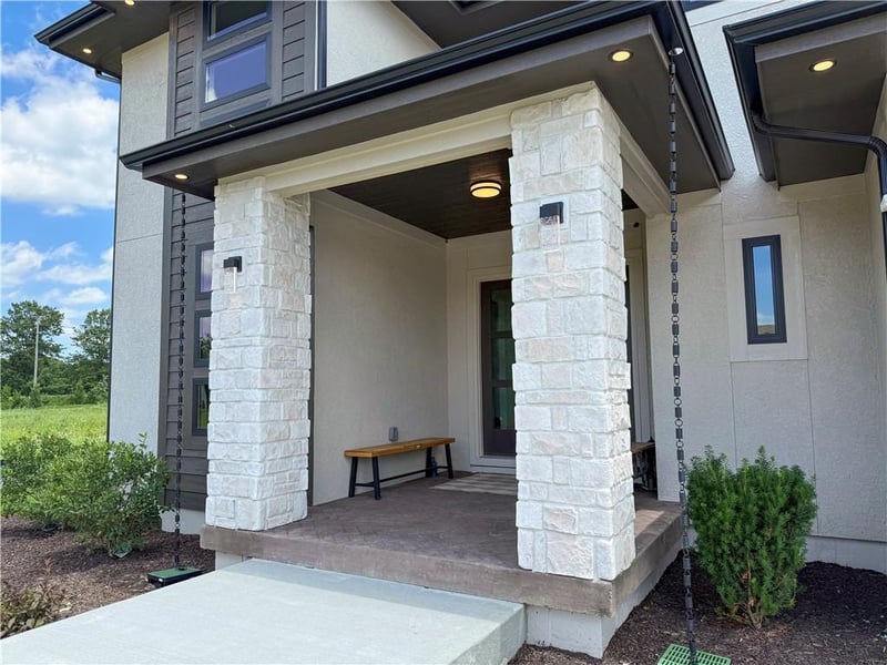 2517 Woodland Oak Cir, Lee's Summit, MO 64086
