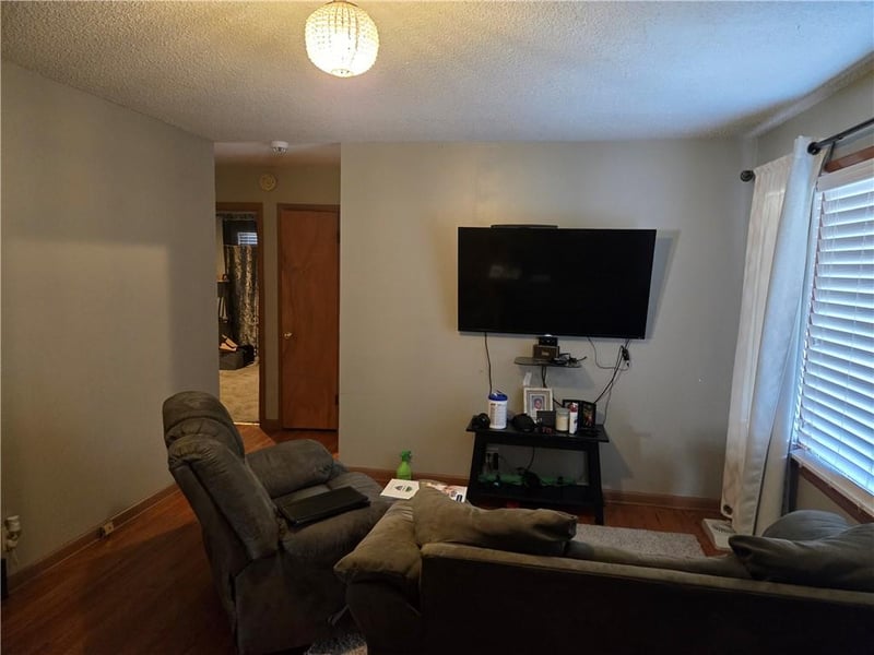 6155 Nogard Ave, Kansas City, KS 66104