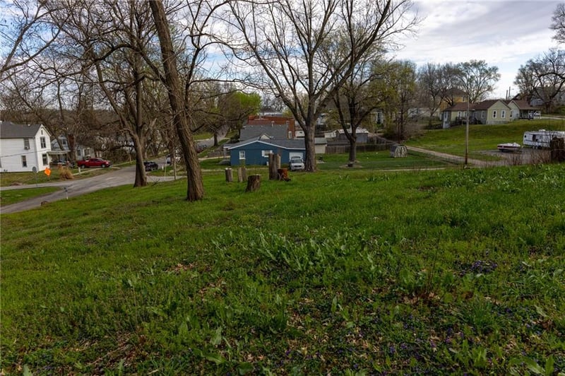 1601 S 18th St, St Joseph, MO 64507