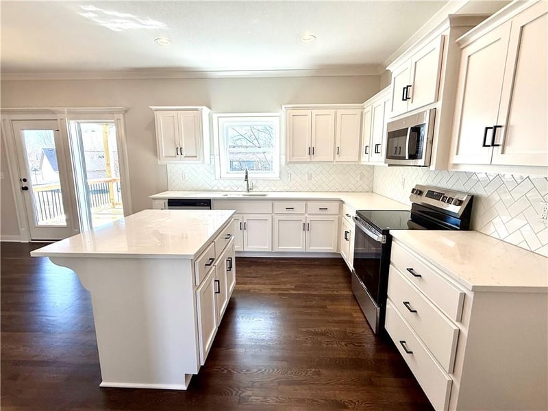 11821 Wheeling Ave, Kansas City, MO 64156