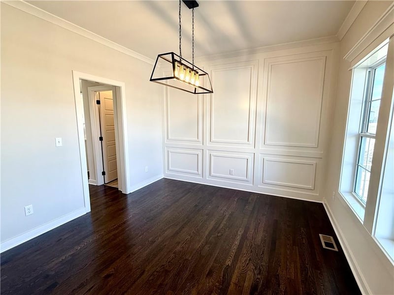 11821 Wheeling Ave, Kansas City, MO 64156