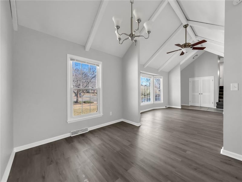 9240 Antioch Rd, Overland Park, KS 66212